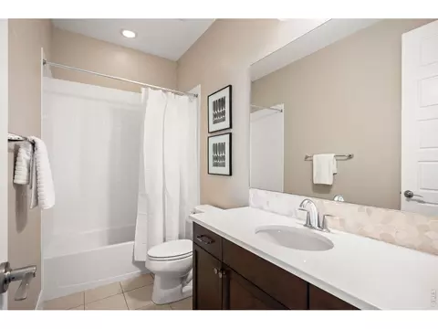 Bath - 7945 E Prairie Meadow Dr, Denver, CO 80238 photo 4 of 5