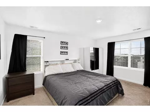 Bedroom - 27671 E Byers Ave, Aurora, CO 80018 photo 2 of 6