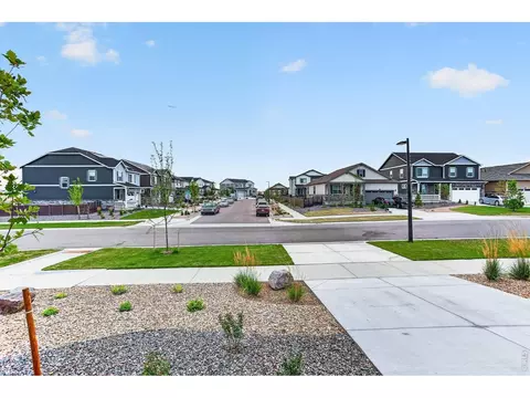 Exterior - 27671 E Byers Ave, Aurora, CO 80018 photo 6 of 10