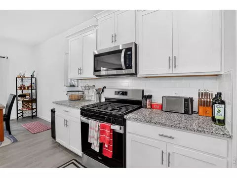 Kitchen - 27671 E Byers Ave, Aurora, CO 80018 photo 3 of 3