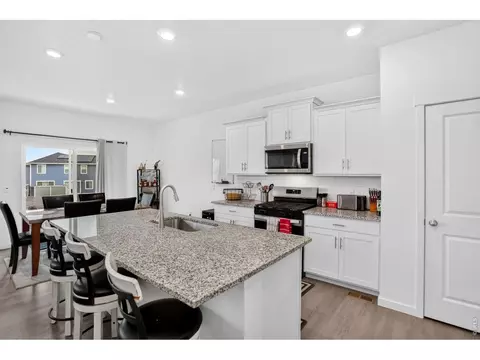 Kitchen - 27671 E Byers Ave, Aurora, CO 80018 photo 1 of 3