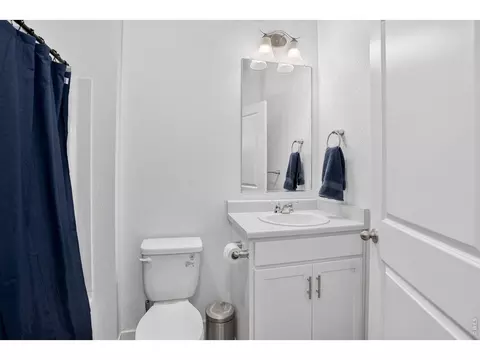 Bath - 27671 E Byers Ave, Aurora, CO 80018 photo 1 of 4