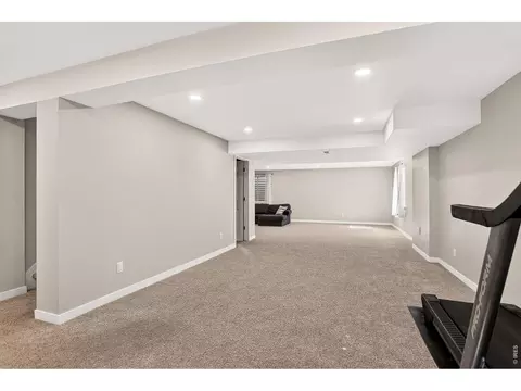1516 Red Mountain Dr, Longmont, CO 80504