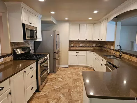 Kitchen - 828 Fairhurst St, Sterling, CO 80751 photo 1 of 5