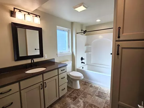 Bath - 828 Fairhurst St, Sterling, CO 80751 photo 2 of 2