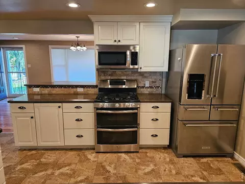 Kitchen - 828 Fairhurst St, Sterling, CO 80751 photo 2 of 5