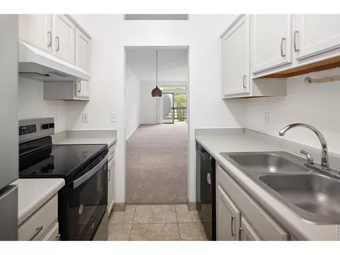 Kitchen - 7453 Singing Hills Dr #E105, Boulder, CO 80301 photo 3 of 3