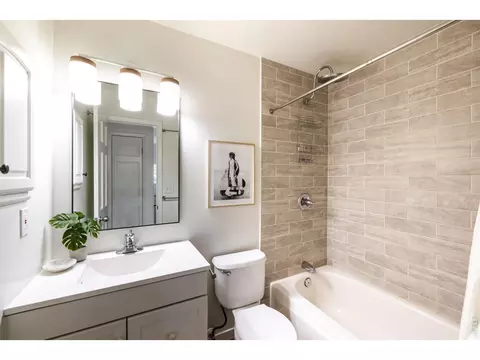 Bath - 4547 Ashfield Dr, Boulder, CO 80301 photo 1 of 4