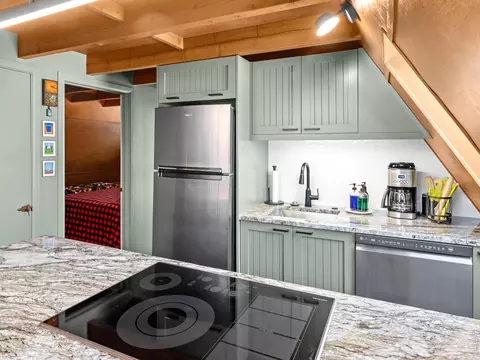 Kitchen - 847 Hemlock Dr, Lyons, CO 80540 photo 3 of 3