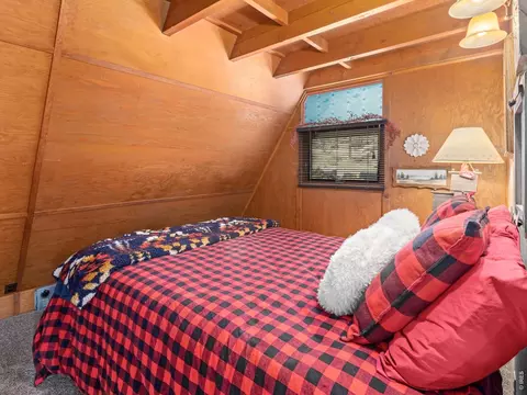 Bedroom - 847 Hemlock Dr, Lyons, CO 80540 photo 3 of 3