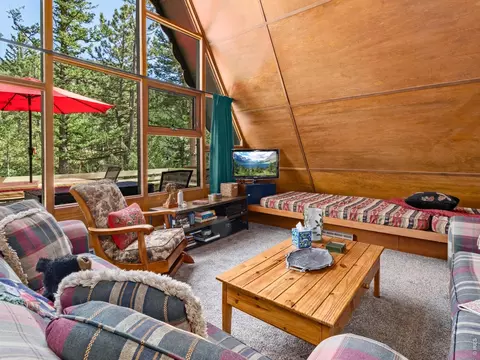 Living - 847 Hemlock Dr, Lyons, CO 80540 photo 3 of 3