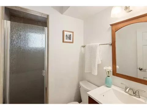 Bath - 4487 Galley Ct, Boulder, CO 80301 photo 2 of 2