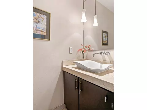 Bath - 385 Fox Dr, Boulder, CO 80303 photo 3 of 6