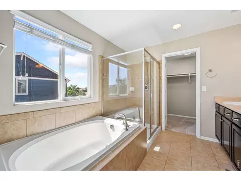 Bath - 8597 Raspberry Dr, Longmont, CO 80504 photo 2 of 3