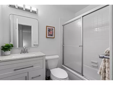 Bath - 3164 29th St, Boulder, CO 80301 photo 2 of 2