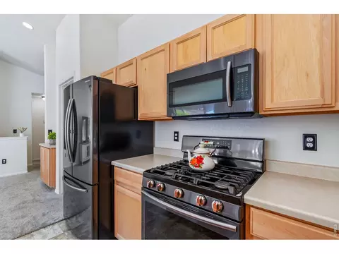 Kitchen - 259 Castle Dr, Severance, CO 80550 photo 5 of 6