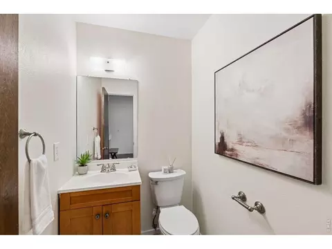 Bath - 2971 Eagle Way, Boulder, CO 80301 photo 2 of 3