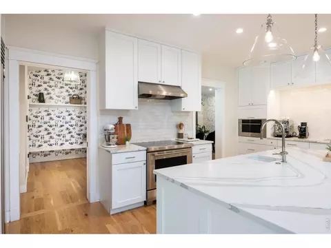 Kitchen - 601 15th St, Boulder, CO 80302 photo 3 of 4