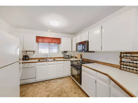 Kitchen - 1510 Chambers Dr, Boulder, CO 80305 photo 2 of 3