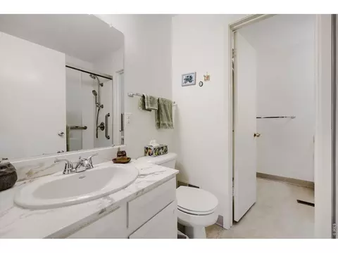 Bath - 1510 Chambers Dr, Boulder, CO 80305 photo 1 of 5