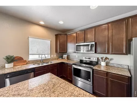Kitchen - 2158 Lamborn Ct, Berthoud, CO 80513 photo 5 of 7