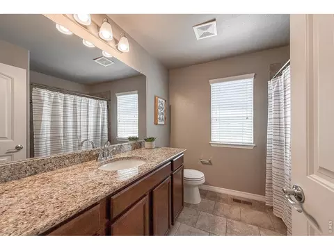 Bath - 2158 Lamborn Ct, Berthoud, CO 80513 photo 5 of 5