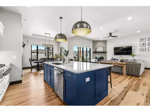 Kitchen - 2355 Sugarloaf Rd, Berthoud, CO 80513 photo 4 of 5
