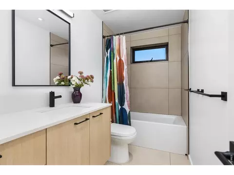 Bath - 3560 16th St, Boulder, CO 80304 photo 6 of 7