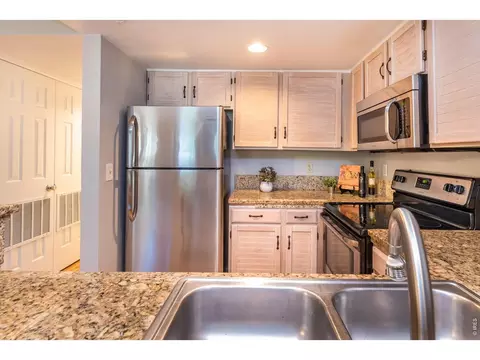 Kitchen - 935 Broadway #103, Boulder, CO 80302 photo 3 of 3