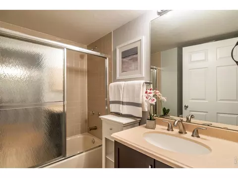 Bath - 935 Broadway #103, Boulder, CO 80302 photo 2 of 2