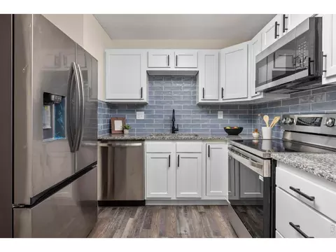 Kitchen - 550 10th St, Windsor, CO 80550 photo 2 of 2