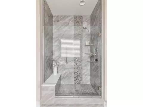 Bath - 5838 Boundary Pl, Longmont, CO 80503 photo 3 of 4