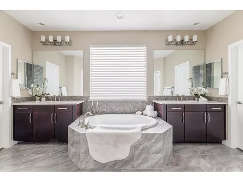 Bath - 5838 Boundary Pl, Longmont, CO 80503 photo 2 of 4