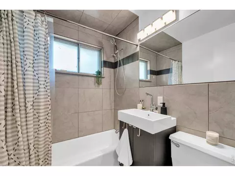 Bath - 110 Mohawk Dr, Boulder, CO 80303 photo 1 of 3