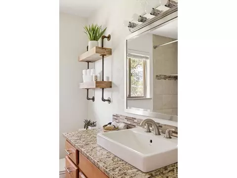 Bath - 3065 23rd St, Boulder, CO 80304 photo 2 of 3