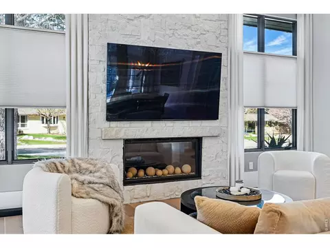 Living - 6923 Hunter Pl, Boulder, CO 80301 photo 2 of 4