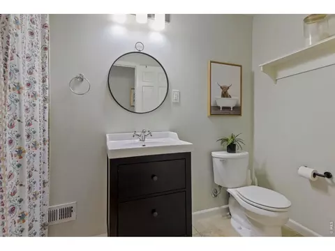 Bath - 2555 E Maplewood Ave, Centennial, CO 80121 photo 2 of 4