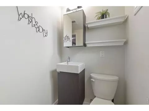 Bath - 2555 E Maplewood Ave, Centennial, CO 80121 photo 4 of 4