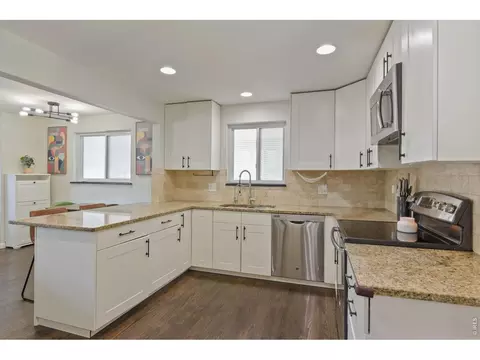 Kitchen - 2555 E Maplewood Ave, Centennial, CO 80121 photo 3 of 4