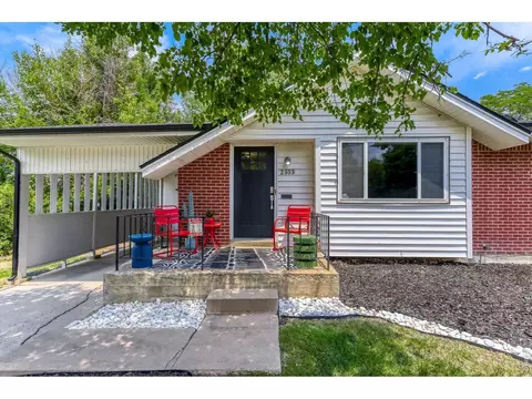 Exterior - 2555 E Maplewood Ave, Centennial, CO 80121 photo 2 of 6