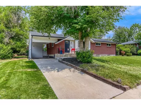Exterior - 2555 E Maplewood Ave, Centennial, CO 80121 photo 3 of 6