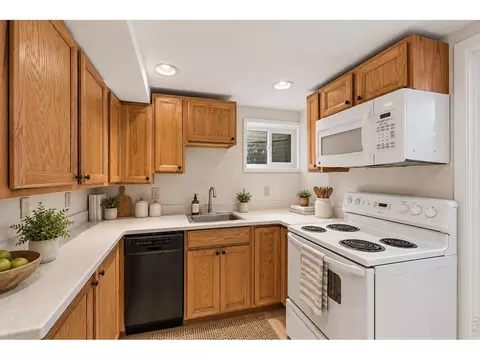 Kitchen - 441 Harvard Ln, Boulder, CO 80305 photo 3 of 4