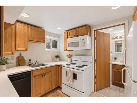 Kitchen - 441 Harvard Ln, Boulder, CO 80305 photo 4 of 4