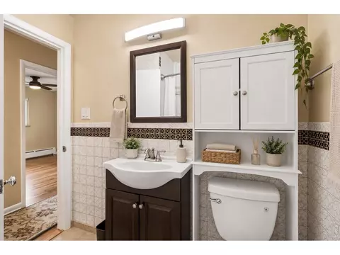 Bath - 441 Harvard Ln, Boulder, CO 80305 photo 1 of 3