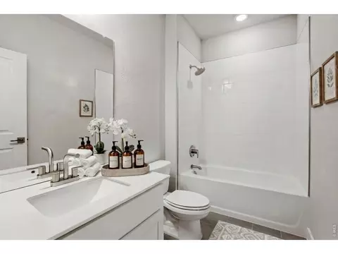 Bath - 659 Noola St, Windsor, CO 80550 photo 3 of 3