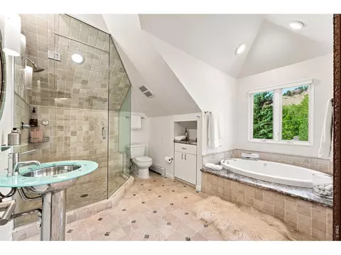 Bath - 403 Mountain View Rd, Boulder, CO 80302 photo 2 of 2