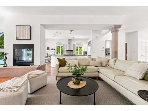 Living - 403 Mountain View Rd, Boulder, CO 80302 photo 2 of 6