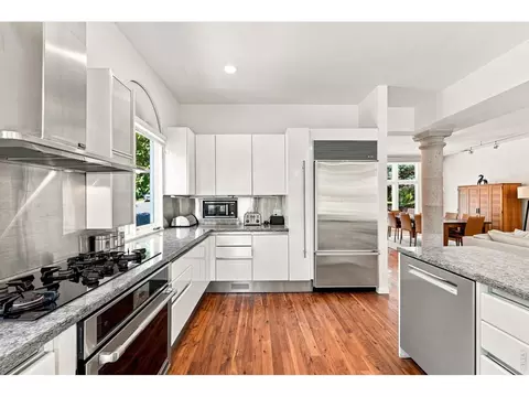 Kitchen - 403 Mountain View Rd, Boulder, CO 80302 photo 3 of 3