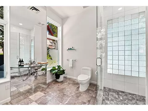 Bath - 403 Mountain View Rd, Boulder, CO 80302 photo 1 of 2