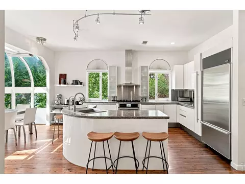 Kitchen - 403 Mountain View Rd, Boulder, CO 80302 photo 1 of 3